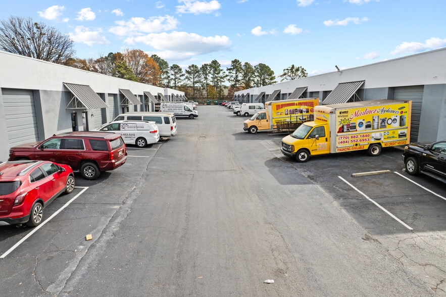 5859 New Peachtree Rd, Doraville, GA for lease - Building Photo - Image 3 of 7