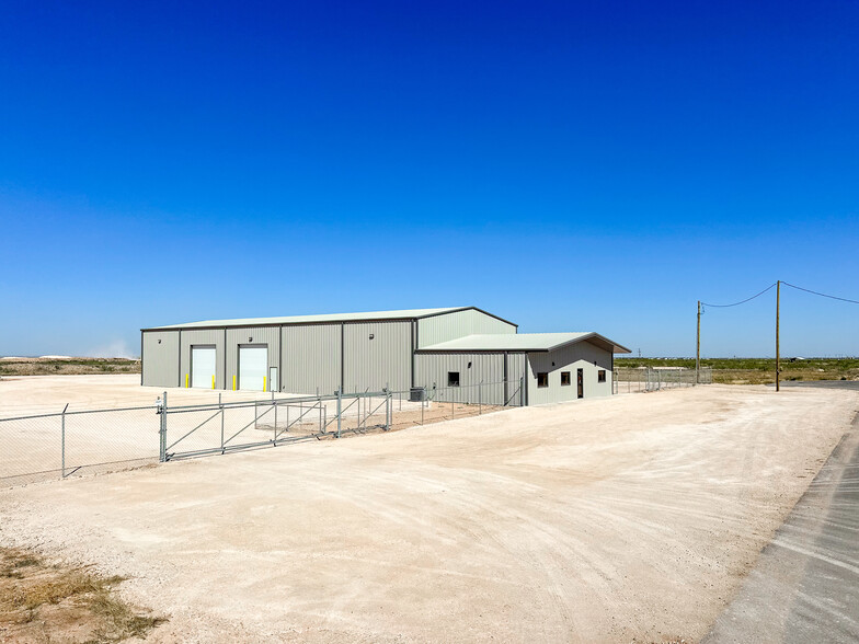 9518 County Road 77, Midland, TX for lease - Building Photo - Image 1 of 15