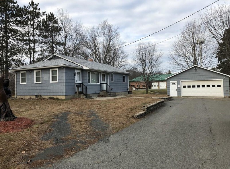 38 Pleasant St, South Deerfield, MA 01373