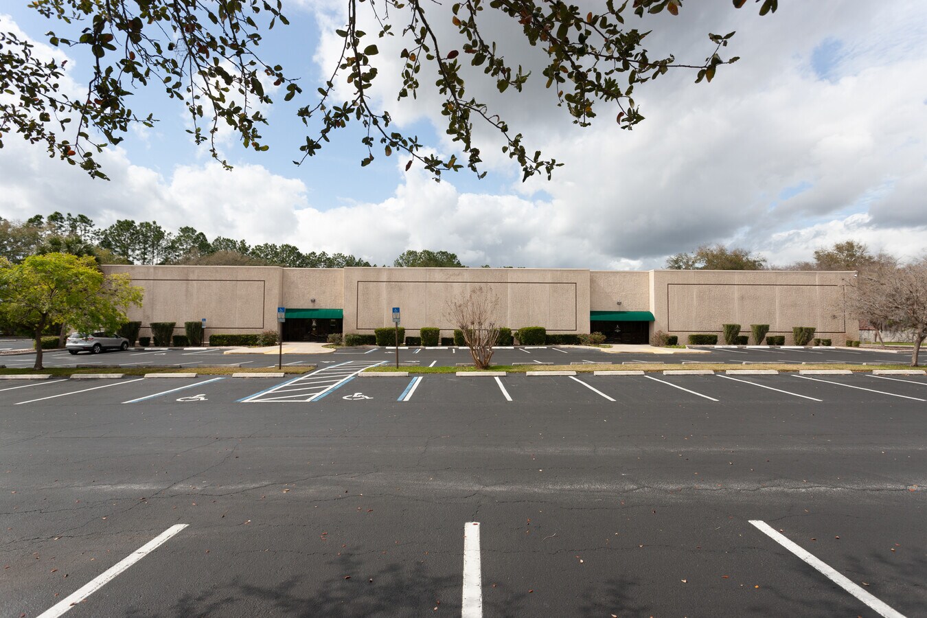 7111 NW 10th Pl, Gainesville, FL 32605