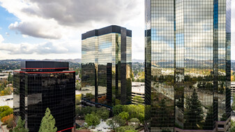 Warner Center Tower 1 - Convenience Store