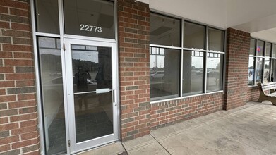 22707-22807 Rockside Rd, Bedford, OH for lease Building Photo- Image 1 of 1