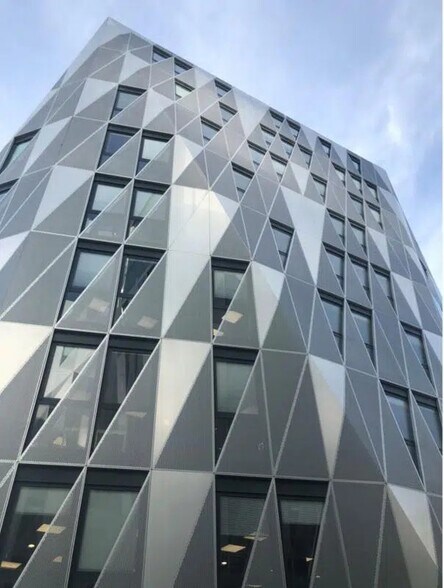 Office in Rennes for lease - Building Photo - Image 1 of 10