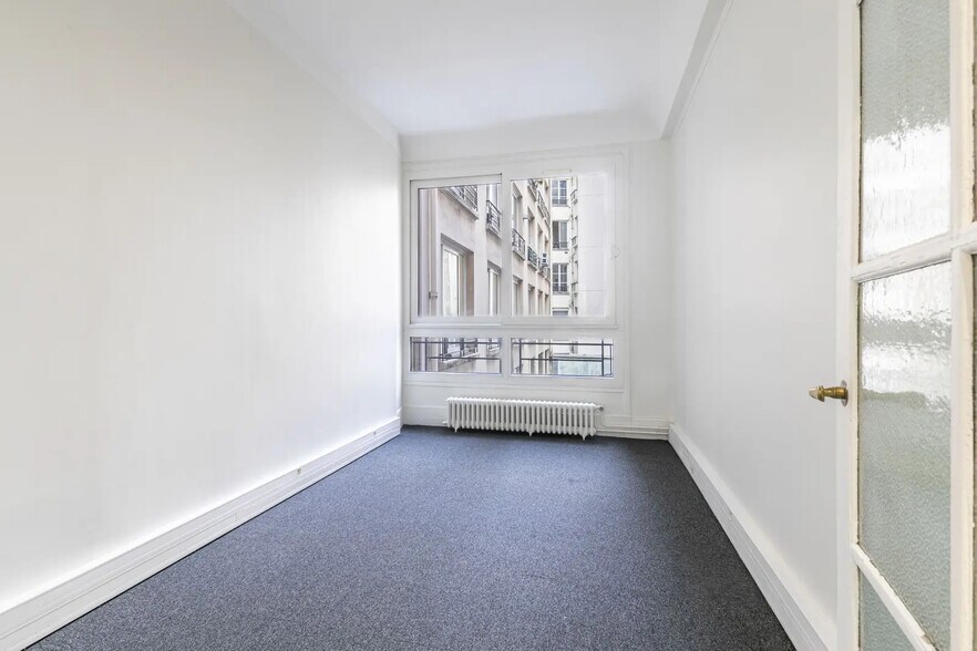 9 Rue Buffault, Paris for lease - Interior Photo - Image 3 of 8
