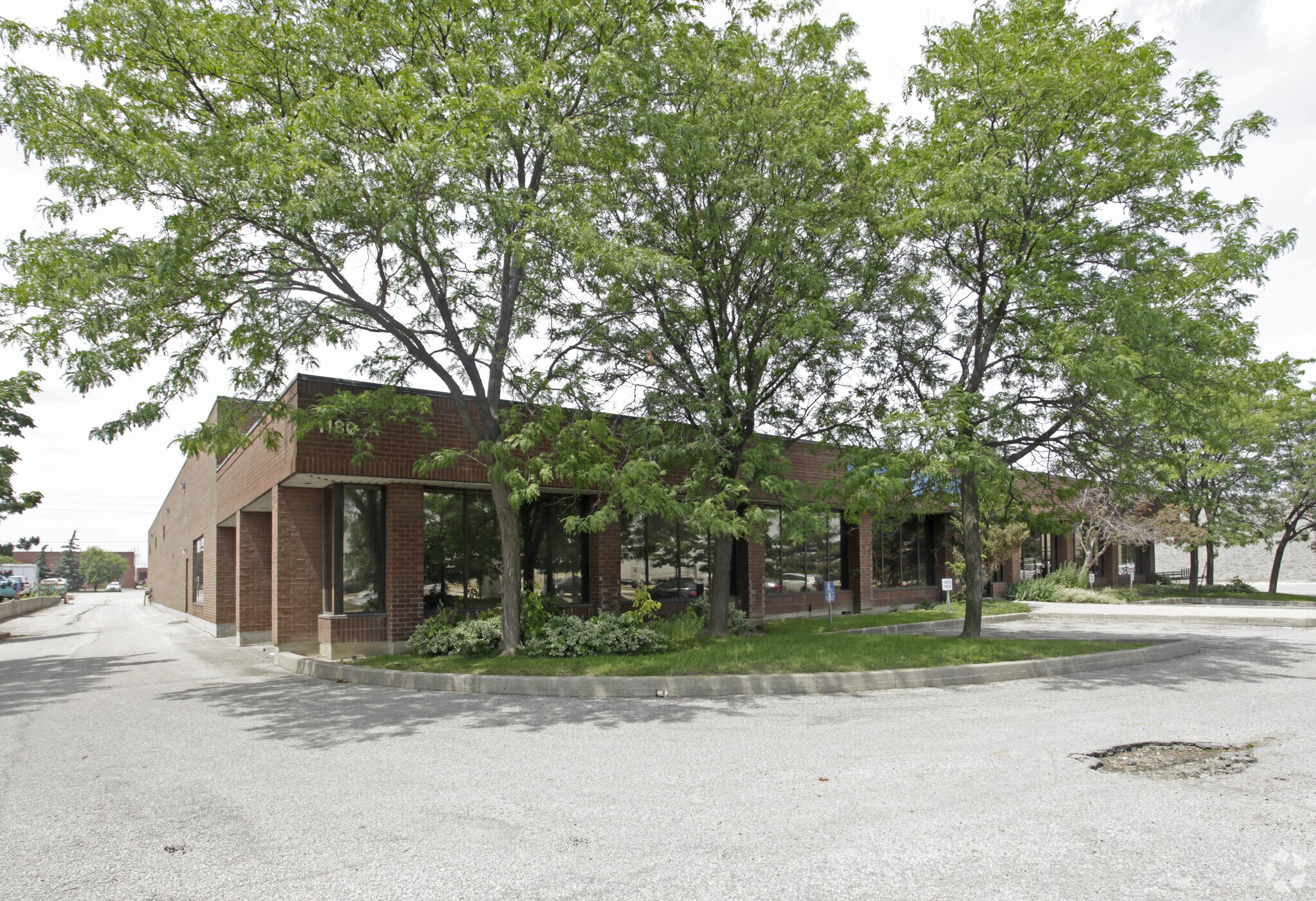 1180 Lorimar Dr, Mississauga, ON for lease Primary Photo- Image 1 of 6