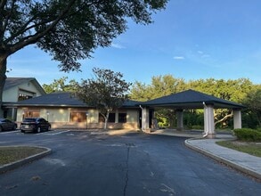 404 Hall of Fame Dr, Lake City, FL for lease Building Photo- Image 2 of 7