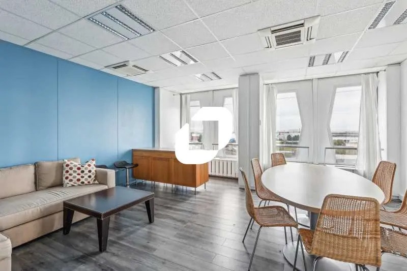 9 Avenue De L'Europe, Thiais for sale - Building Photo - Image 3 of 10