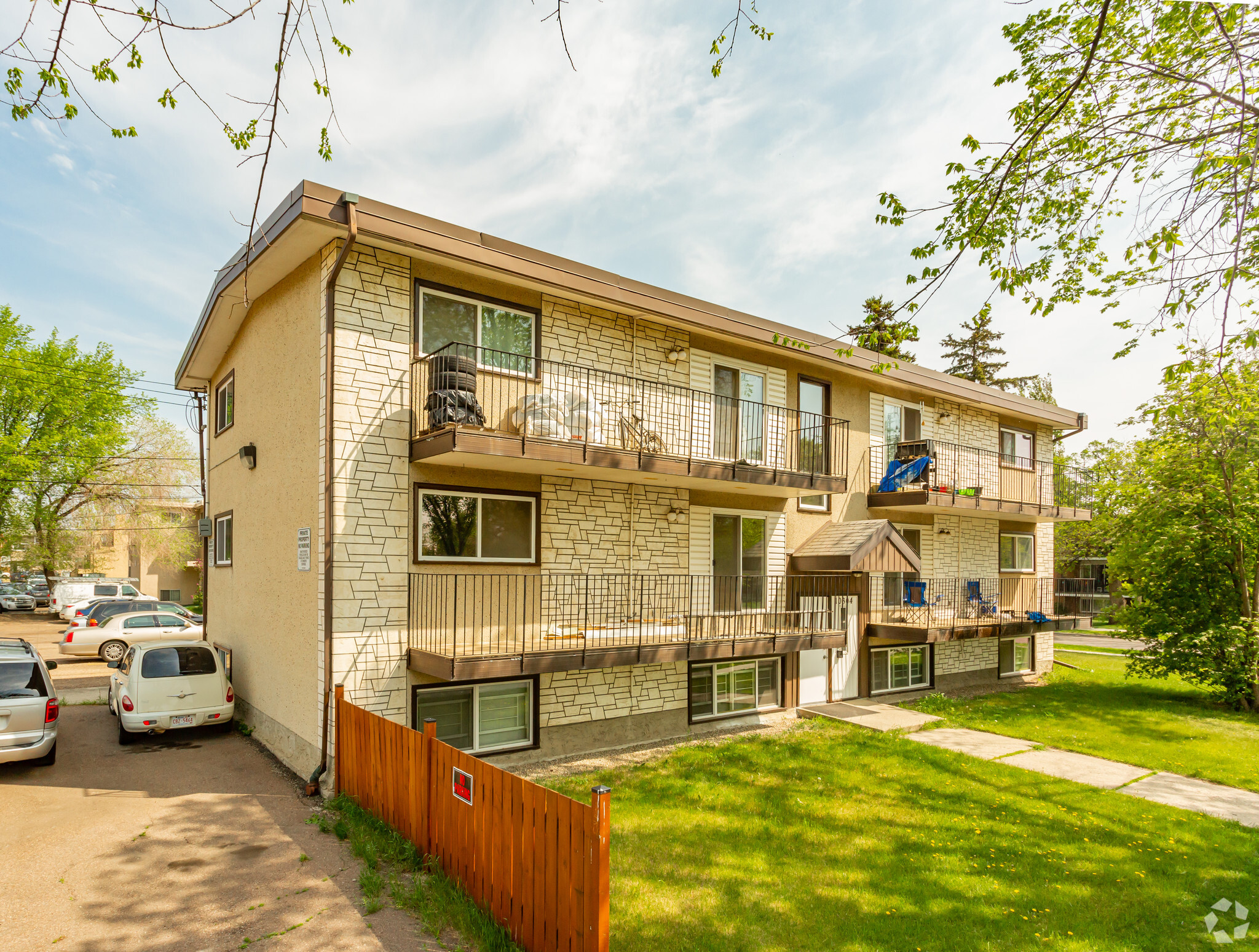 10304 119 Ave, Edmonton, AB for sale Primary Photo- Image 1 of 2