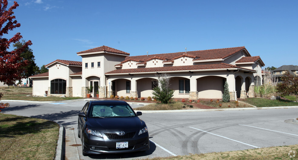 4700 W Urbana St, Broken Arrow, OK for lease - Primary Photo - Image 1 of 8