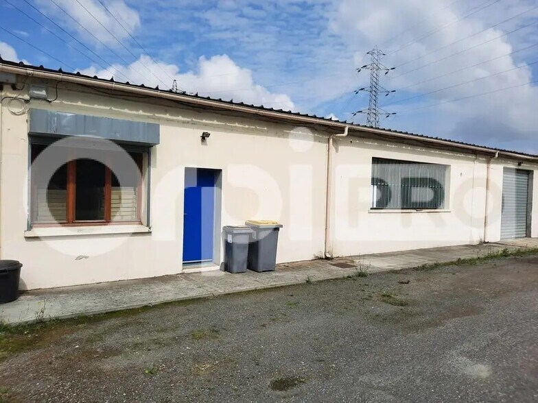 Flex in Pontpoint for lease - Building Photo - Image 1 of 7