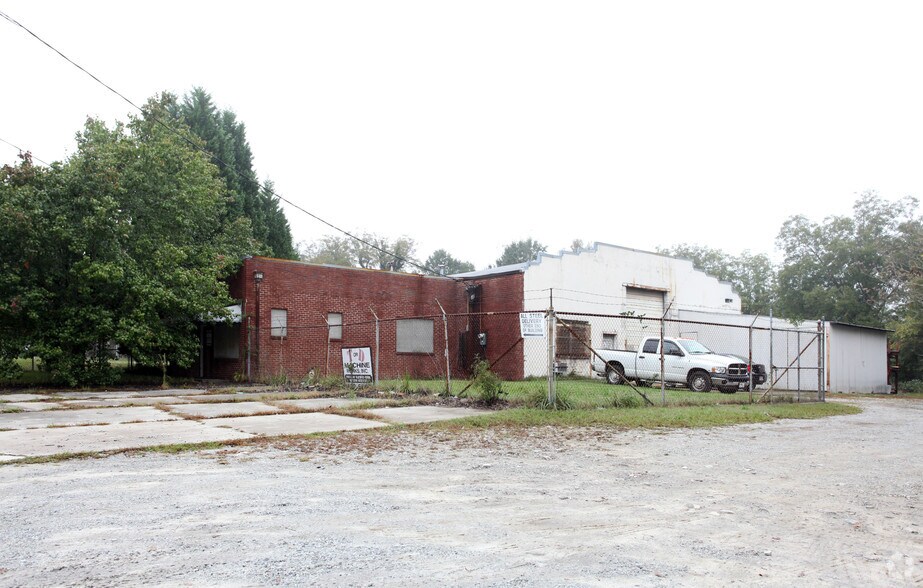 7544 Conyers St, Lithonia, GA for sale - Primary Photo - Image 1 of 2