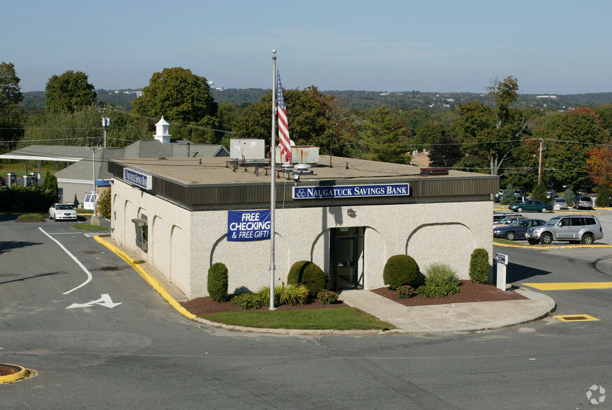 565-639 Straits Tpke, Watertown, CT for lease - Primary Photo - Image 1 of 1