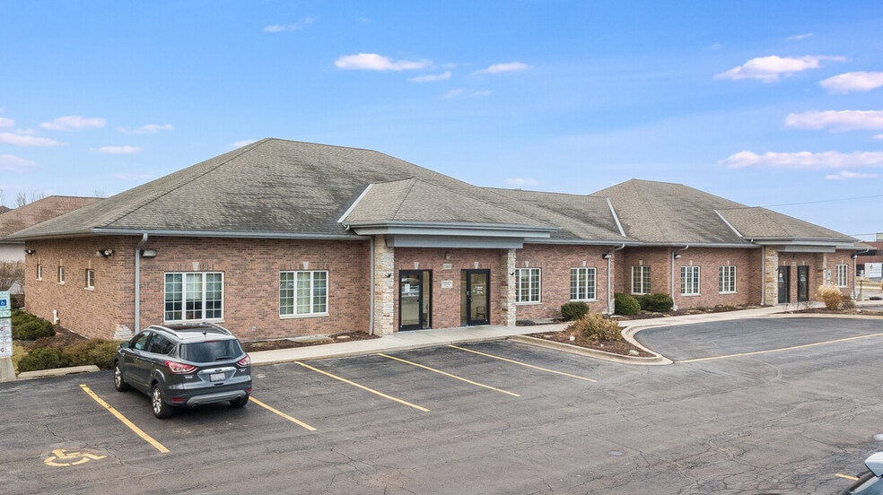1060 Essington Rd, Joliet, IL for sale - Building Photo - Image 1 of 4