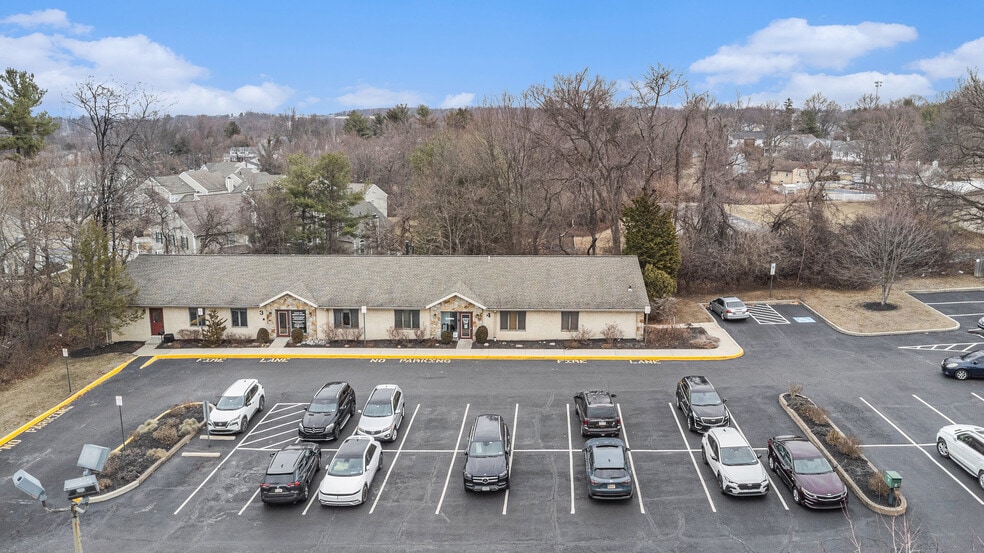 832 Germantown Pike, Plymouth Meeting, PA for sale - Building Photo - Image 3 of 17