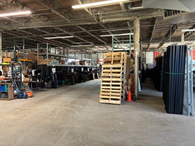 100 Bridge St, Wheaton, IL for lease - Building Photo - Image 3 of 5