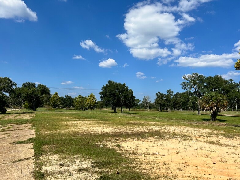 100 Brady Dr, Biloxi, MS for sale - Building Photo - Image 3 of 15