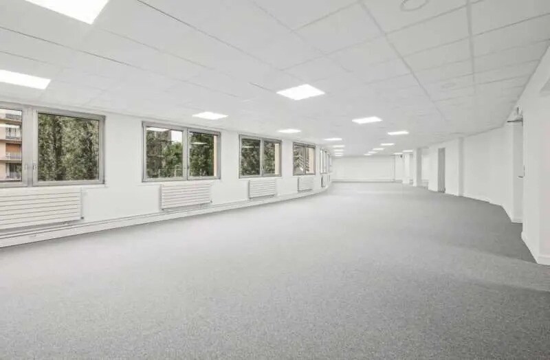 Vente Bureaux 117 m² à 244 m² - Photo 1