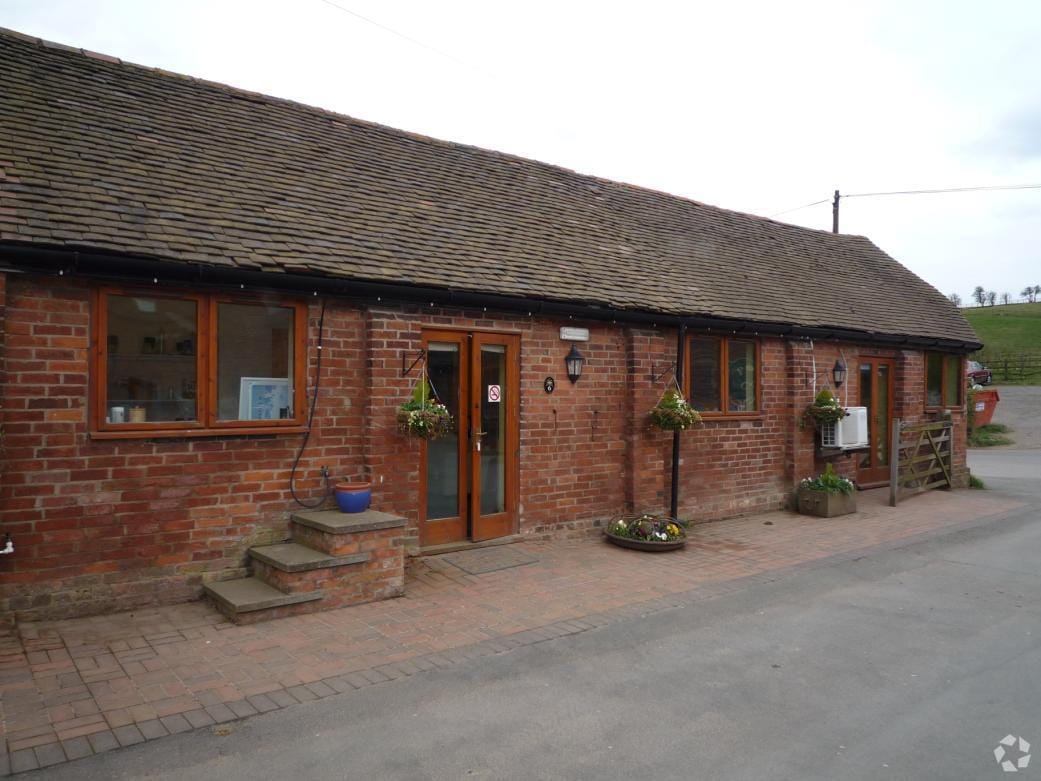 1-6 Pound Ct, Redditch for sale Primary Photo- Image 1 of 1