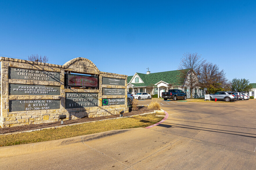 711 W Bailey Boswell Rd, Saginaw, TX for lease - Building Photo - Image 2 of 22