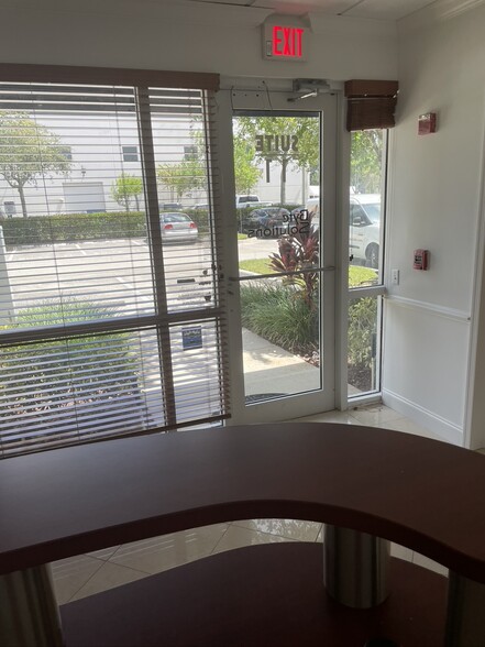 2450 W Sample Rd, Pompano Beach, FL for lease - Interior Photo - Image 3 of 15