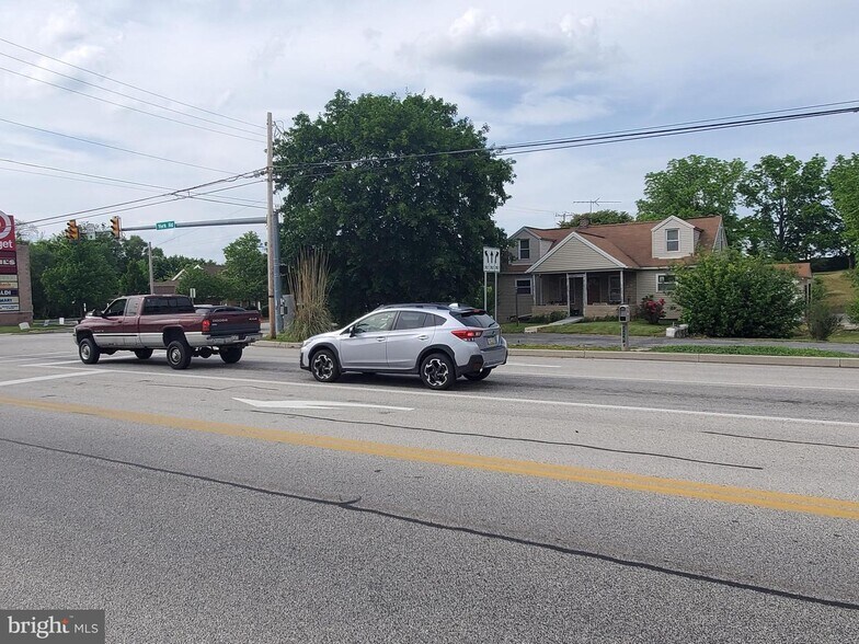 329 York Rd, Carlisle, PA for sale - Primary Photo - Image 1 of 1