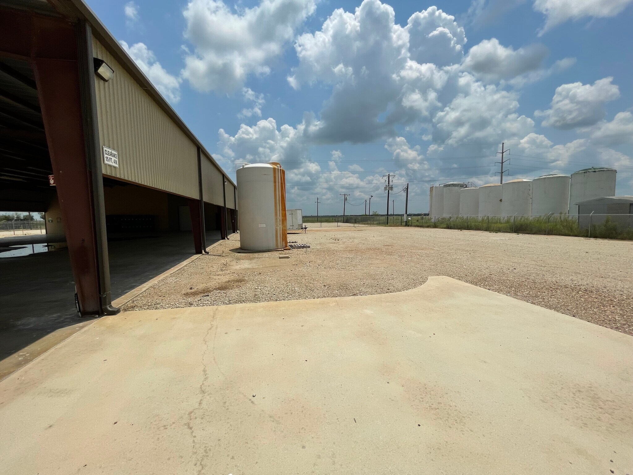 570 CR 4614, Dilley, TX 78017 570 CR 4614