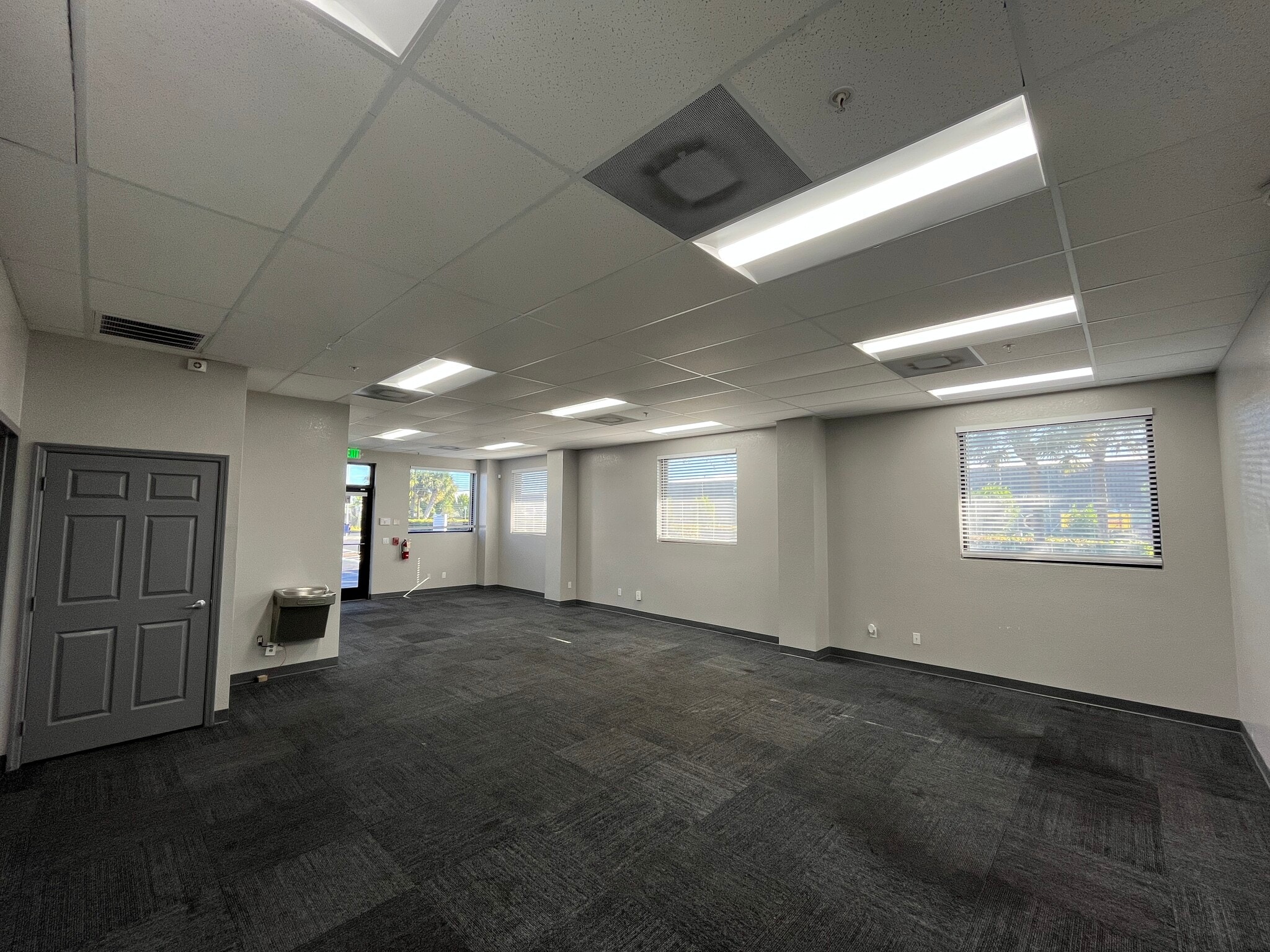 3748 Ironbridge Blvd, Fort Myers, FL for lease Interior Photo- Image 1 of 5