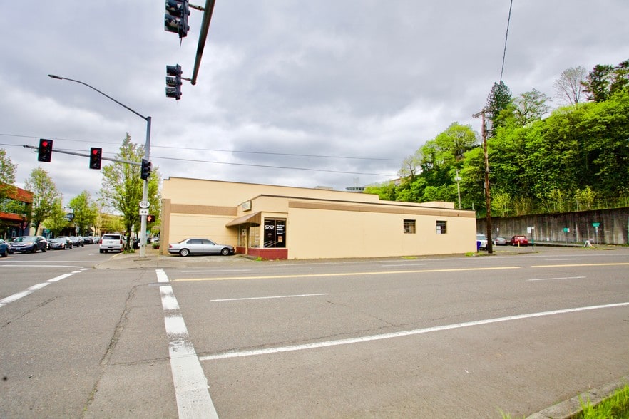 502 Main St, Oregon City, OR for lease - Building Photo - Image 2 of 4