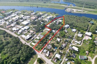 1069 Marina Ln, Moore Haven, FL - Aerial  map view - Image1