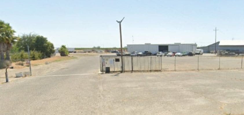 3058 Beachwood Drive portfolio of 2 properties for sale on LoopNet.com - Building Photo - Image 3 of 3