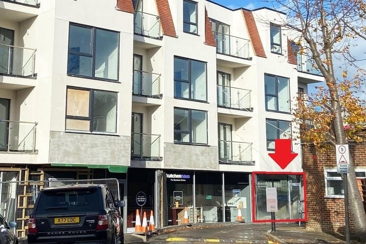 41b Station Appr, West Byfleet for sale - Primary Photo - Image 1 of 1