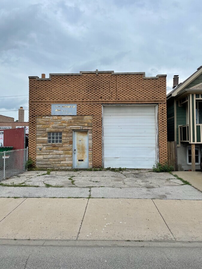 1744 Indianapolis Blvd, Whiting, IN 46394