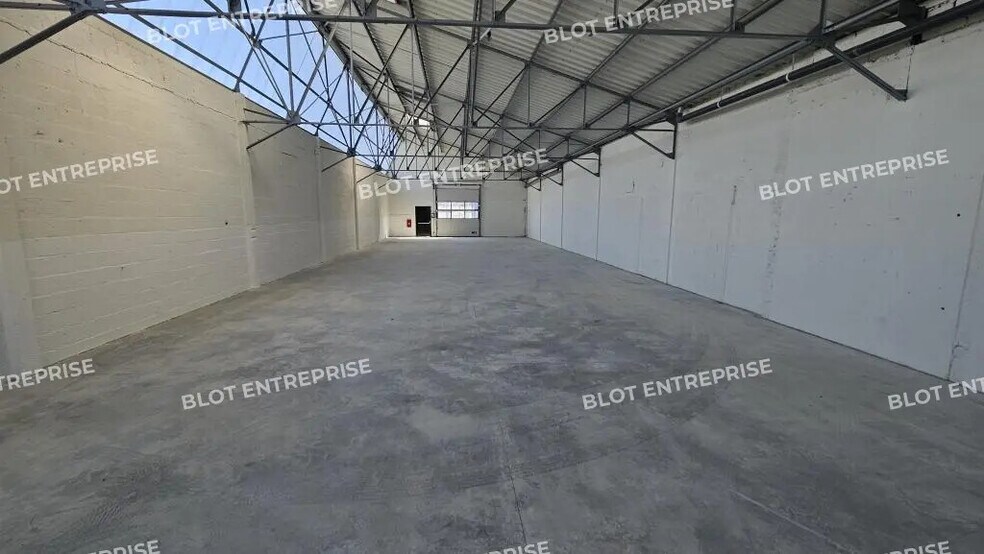 Industrial in Brest for lease - Interior Photo - Image 1 of 5