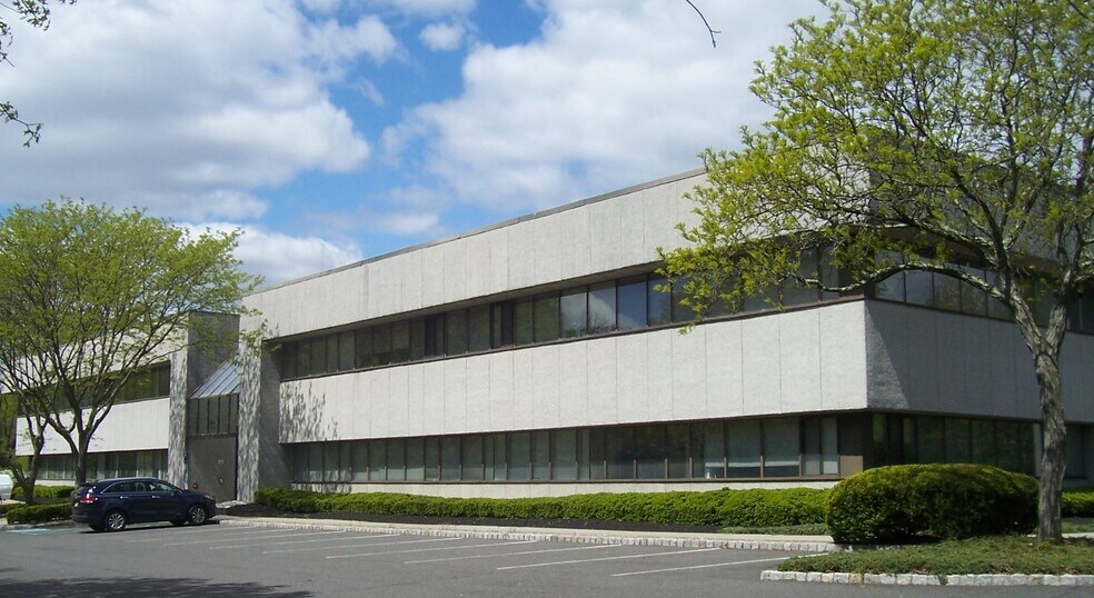 1670 Whitehorse Hamilton Square Rd, Hamilton, NJ 08690