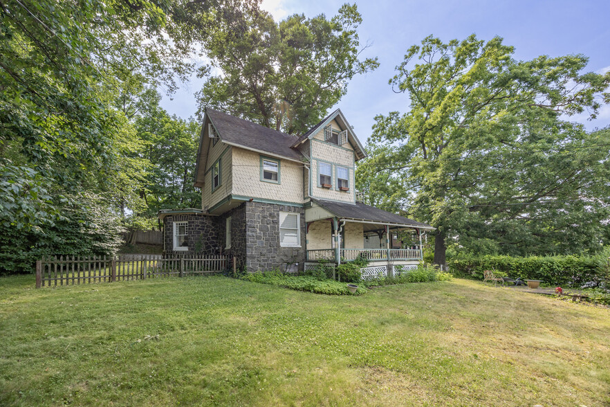 234 Conestoga Rd, Wayne, PA for sale - Primary Photo - Image 1 of 38