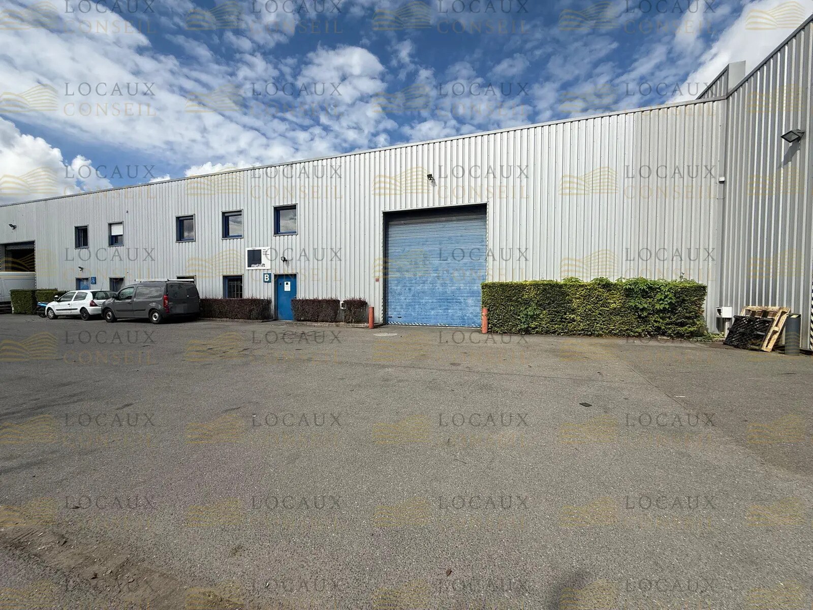 Flex in Argenteuil for lease Building Photo- Image 1 of 2