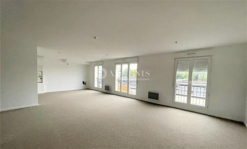 Office in Joinville-le-Pont for lease - Interior Photo - Image 3 of 5