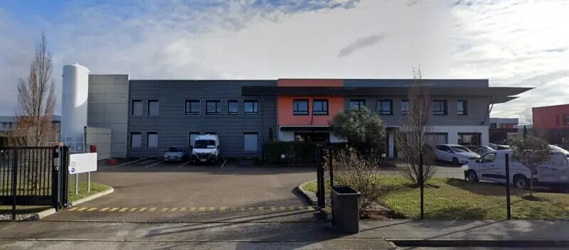 Flex in Saint-Priest for lease - Building Photo - Image 1 of 3