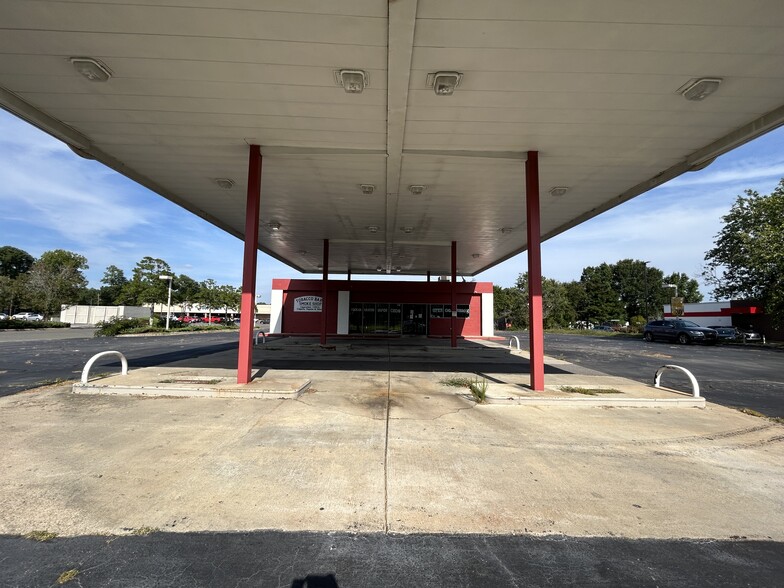 401 Raleigh Rd, Henderson, NC for lease - Building Photo - Image 3 of 7