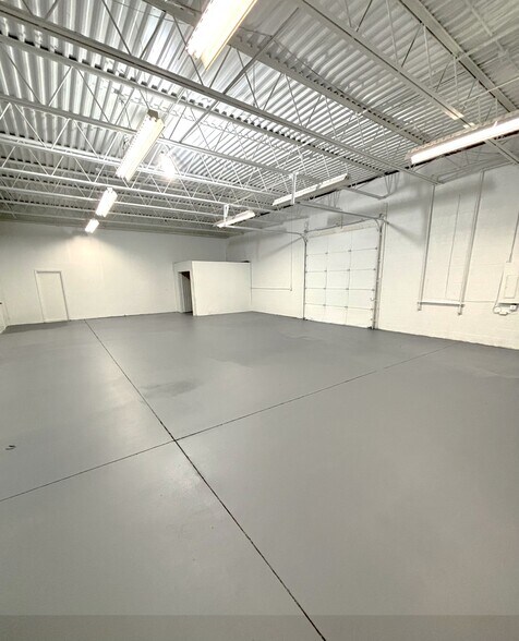 5222-5232 Tractor Rd, Toledo, OH for lease - Building Photo - Image 2 of 6