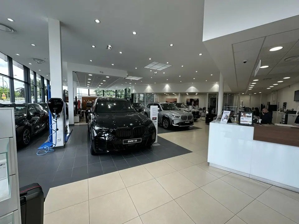 Location Commerce 152 m² à 2 239 m² - Photo 1