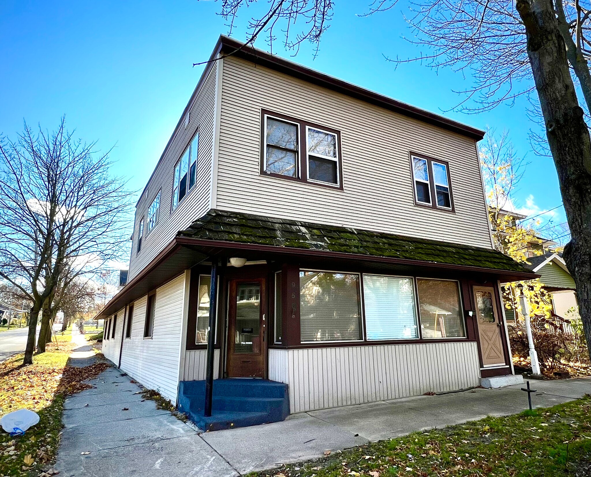 956 Innes St NE, Grand Rapids, MI for sale Building Photo- Image 1 of 1