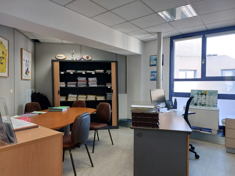 Avenue De Besagne, Toulon for lease - Interior Photo - Image 3 of 13