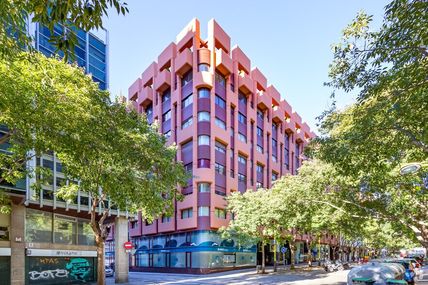 Carrer de Tuset, 5, Barcelona, Barcelona for sale - Primary Photo - Image 1 of 4