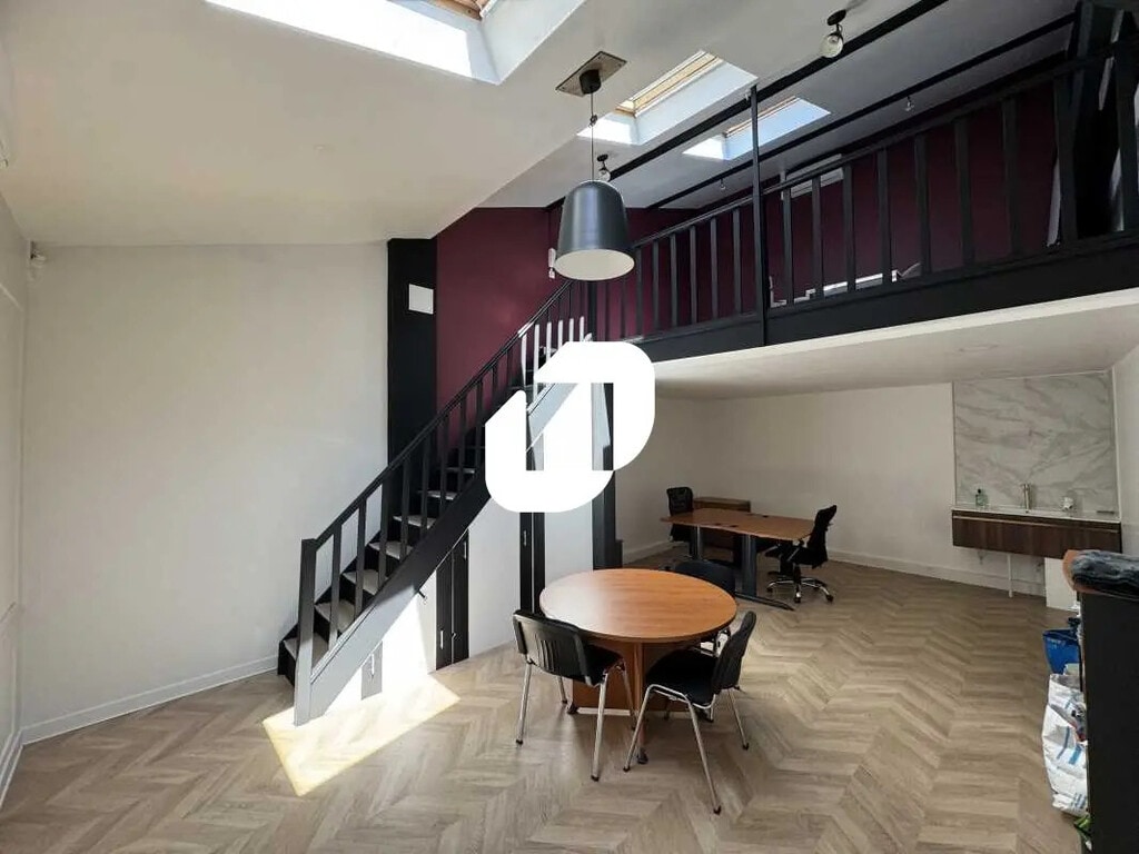 Location Bureaux 53 m² - Photo 1