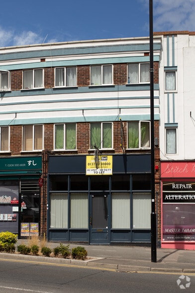 4 Central Rd, Worcester Park for sale - Primary Photo - Image 1 of 1