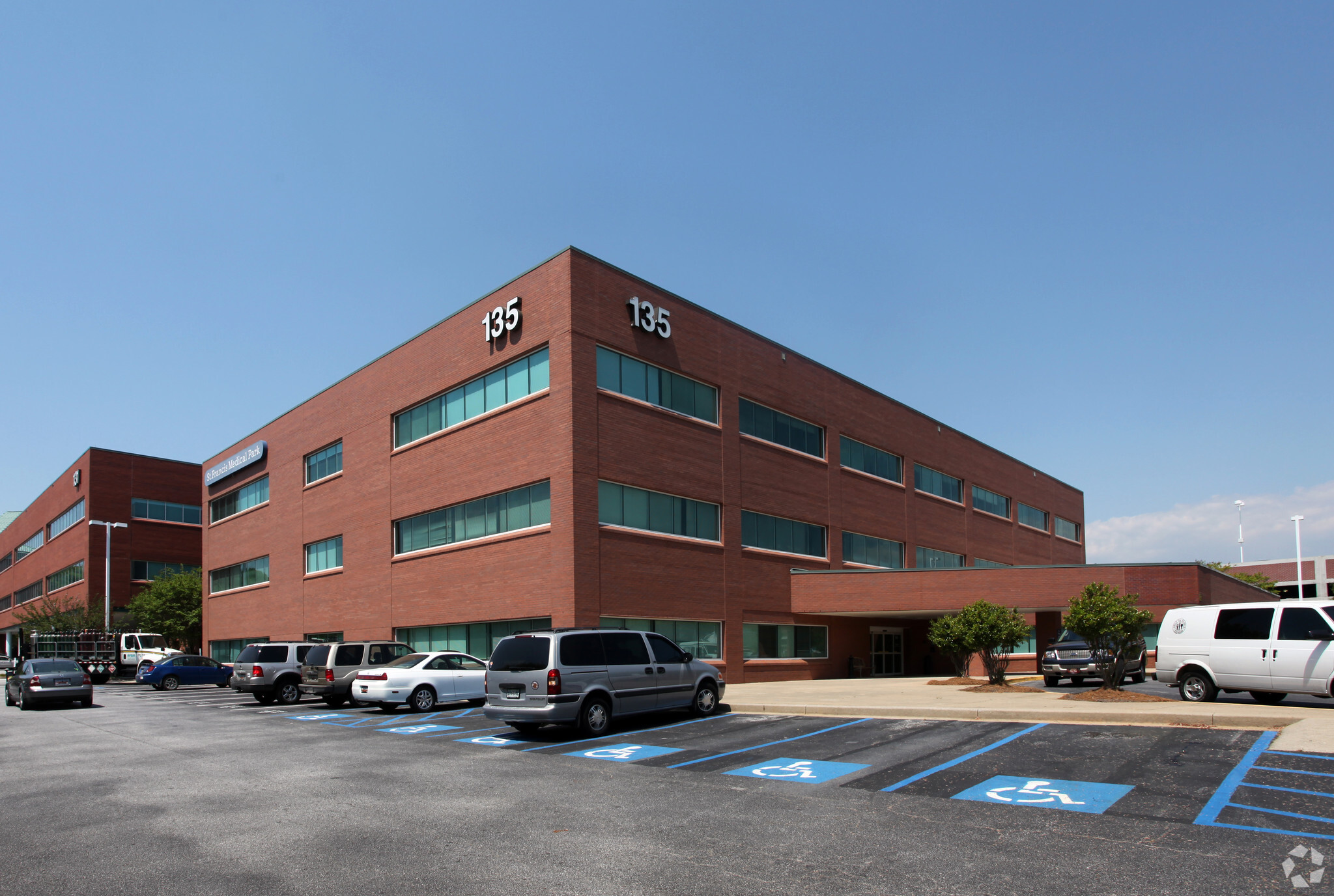 135 Commonwealth Dr, Greenville, SC for lease Building Photo- Image 1 of 3