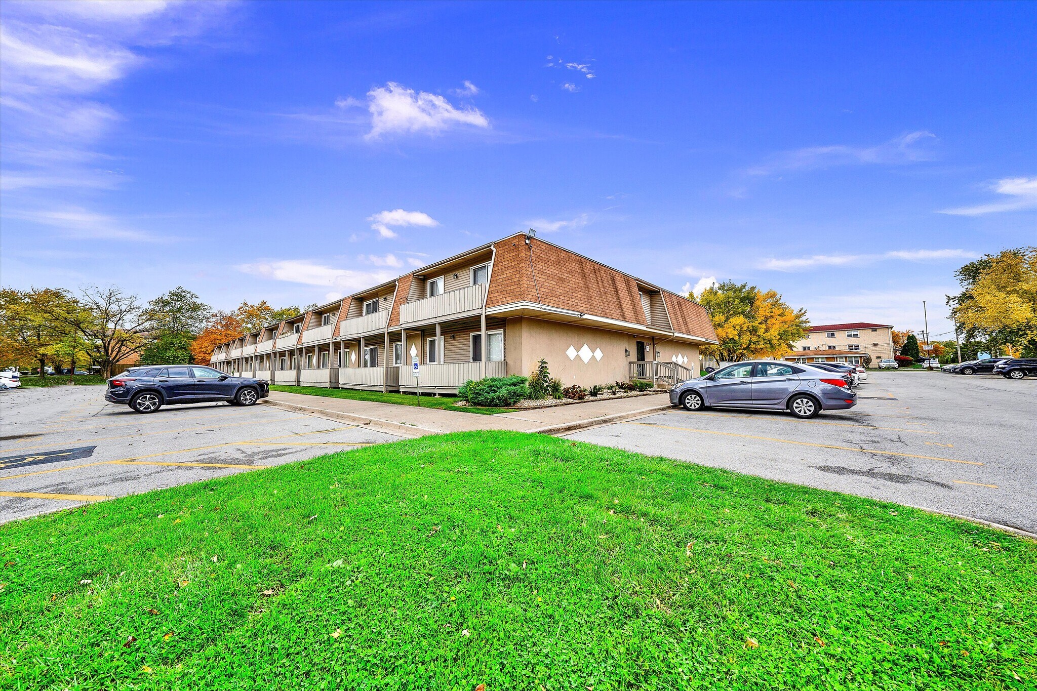 15928 Le Claire Ave, Oak Forest, IL 60452 ReVerb Oak Forest