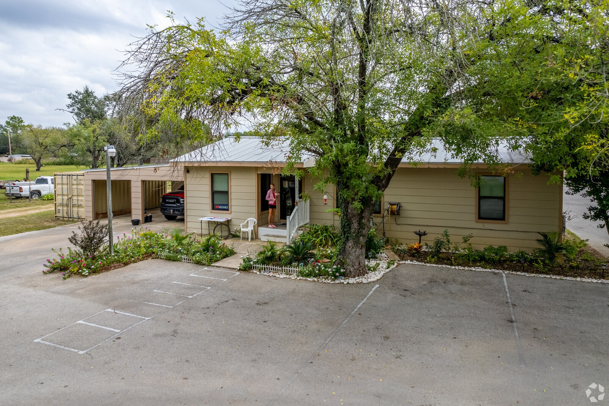 413 Winship Rd, Pleasanton, TX for sale Primary Photo- Image 1 of 1