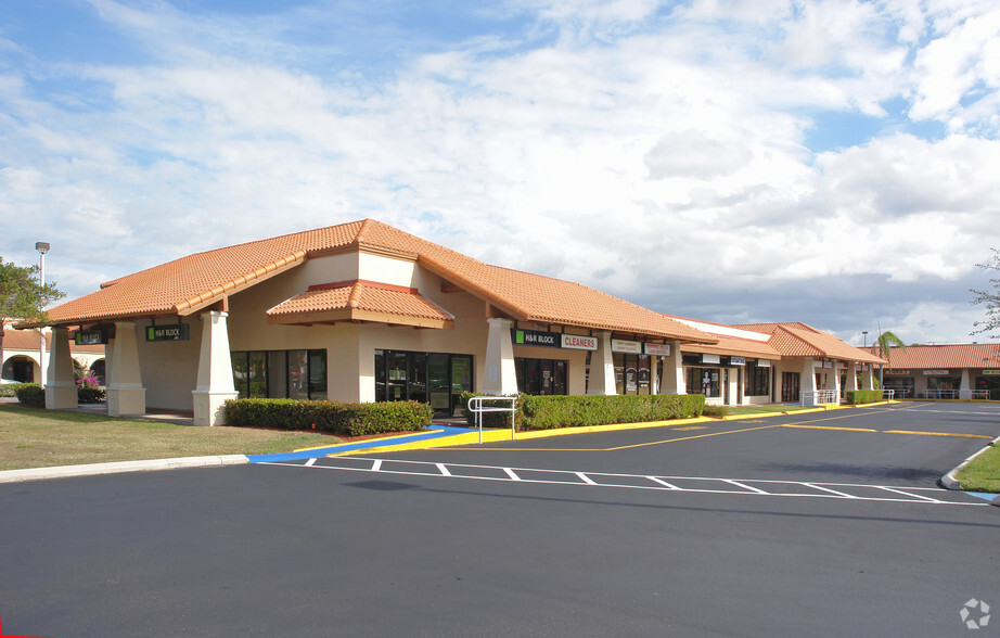 22923-23086 Sandalfoot Plaza Dr, Boca Raton, FL for lease - Building Photo - Image 2 of 9